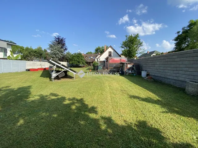 Eladó ház Budapest XVIII. kerület, Gyergyó utca 220 nm