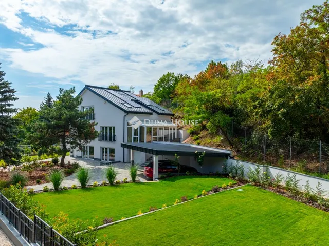 Eladó ház Budaörs 300 nm