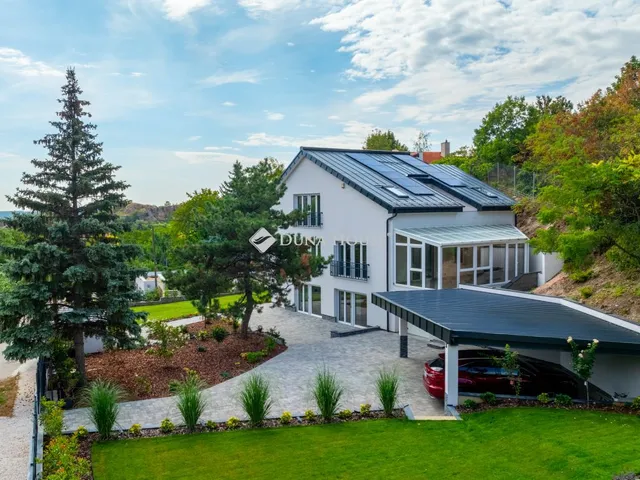 Eladó ház Budaörs, Zengő utca 300 nm