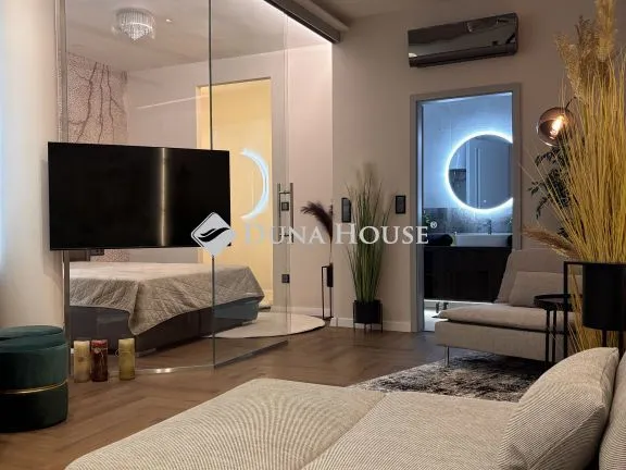 Eladó lakás Budapest V. kerület, Párizsi utca 52 nm