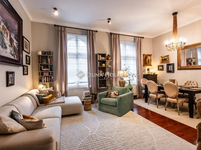 Eladó lakás Budapest II. kerület, Nyúl utca 156 nm