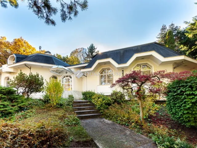 Eladó ház Budapest II. kerület, Üdülő út 400 nm