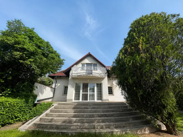 Eladó ház Budaörs 458 nm