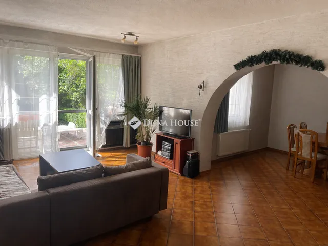 Eladó ház Budaörs, Budapesti út 458 nm