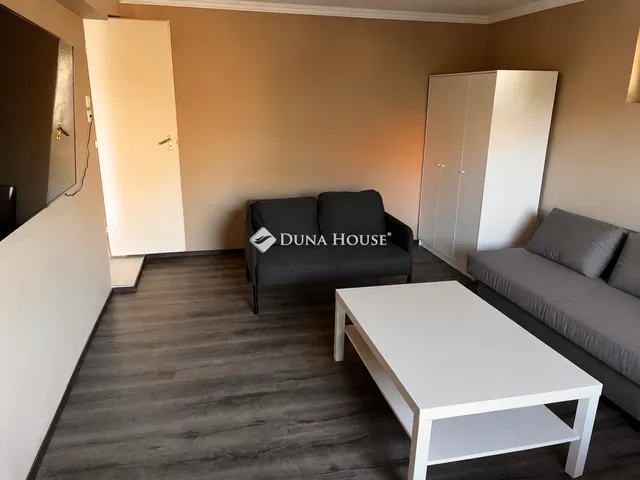 Eladó ház Tura, Szent István út 203 nm