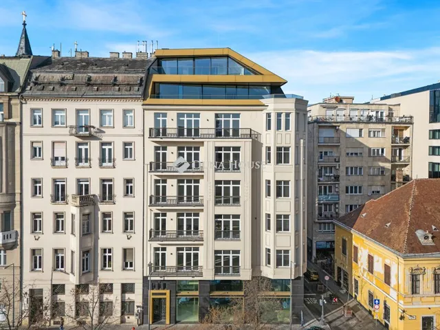 Eladó ház Budapest V. kerület, Március 15. tér 1704 nm