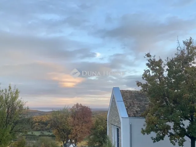 Eladó nyaraló Balatonszőlős, Nincs utca 140 nm
