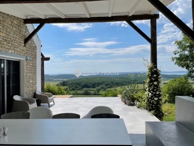 Eladó nyaraló Balatonszőlős, Nincs utca 140 nm