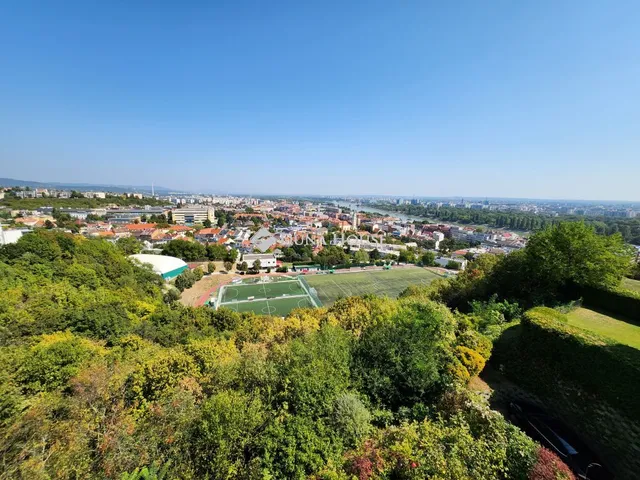 Kiadó lakás Budapest II. kerület, Szeréna út 140 nm