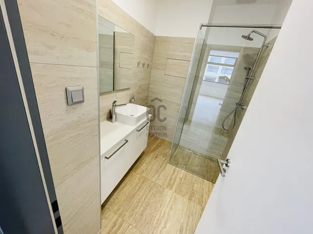 Kiadó lakás Budapest II. kerület, Országút 65 nm