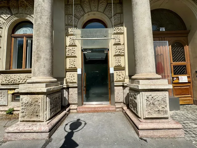 Kiadó kereskedelmi és ipari ingatlan Budapest VI. kerület, Diplomatanegyed 199 nm
