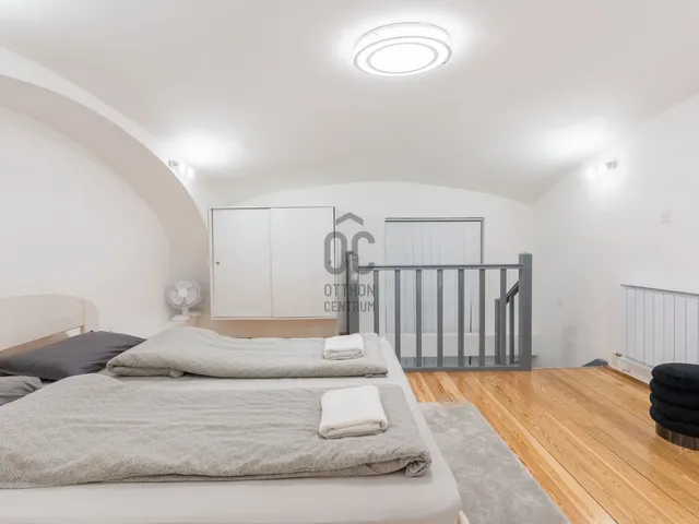 Eladó kereskedelmi és ipari ingatlan Budapest V. kerület, Bank negyed 52 nm