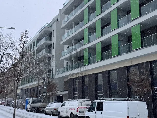 Eladó kereskedelmi és ipari ingatlan Budapest XIII. kerület, Lőportárdűlő 201 nm