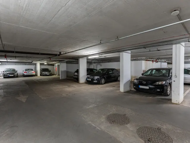 Eladó garázs Budapest VII. kerület, Belső-Erzsébetváros 15 nm