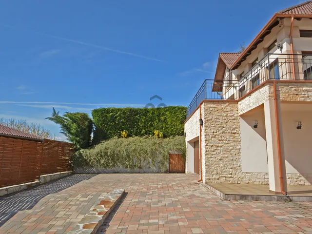 Eladó ház Verőce 342 nm