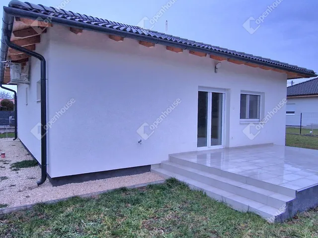 Eladó ház Siófok, Szabadifürdő 76 nm