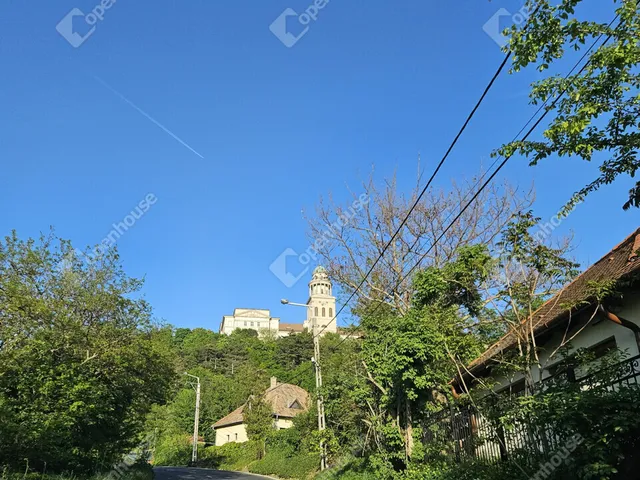 Eladó ház Pannonhalma 240 nm