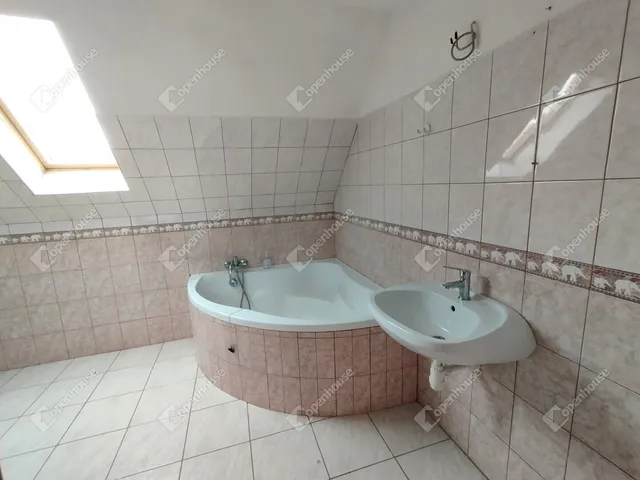 Eladó ház Gönyű 141 nm