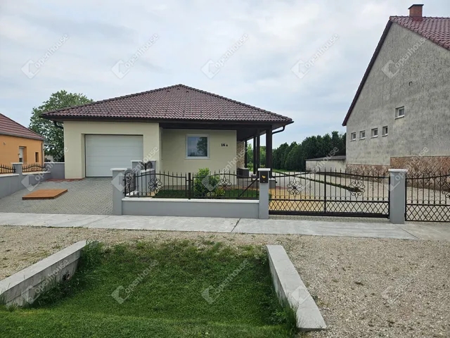 Eladó ház Mezőörs 141 nm