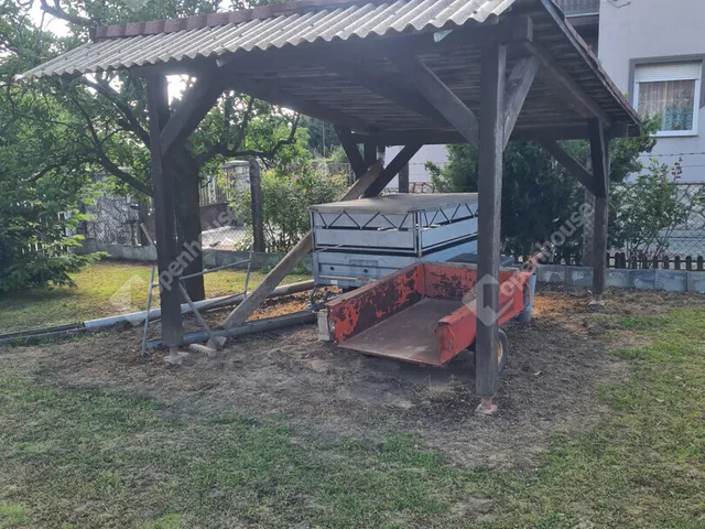 Eladó telek Győrújbarát 2498 nm