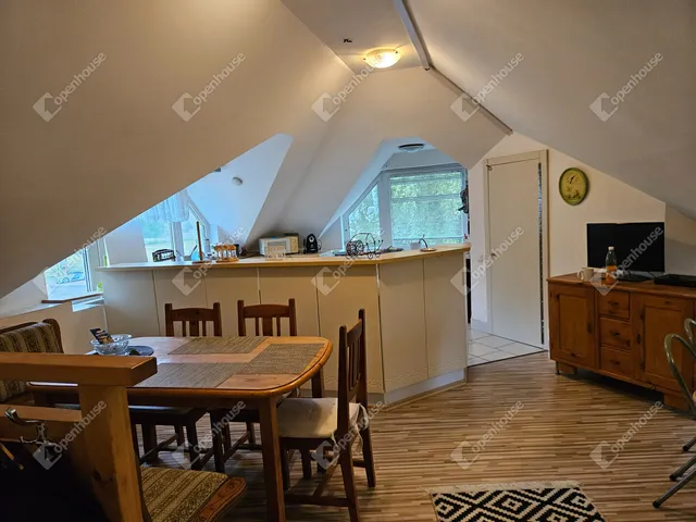 Eladó lakás Győrladamér 137 nm