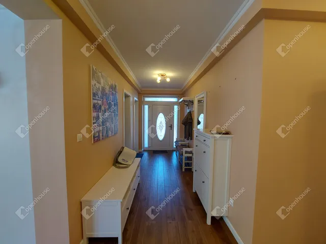 Eladó ház Győrság 191 nm