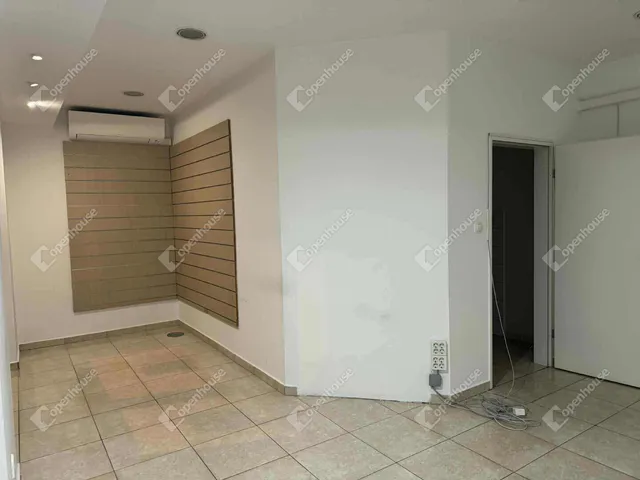 Kiadó kereskedelmi és ipari ingatlan Győr, Révfalu 44 nm