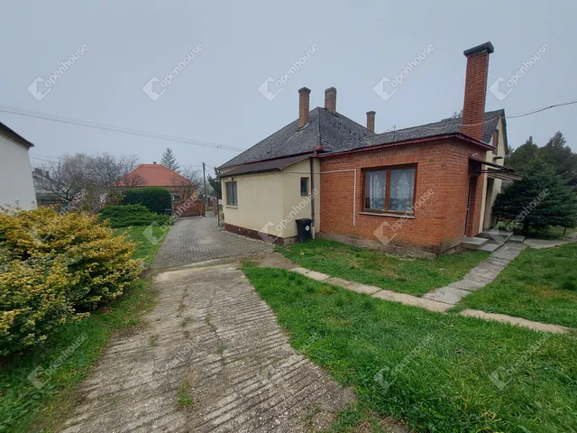 Eladó ház Tényő 70 nm