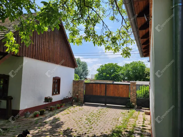 Eladó ház Győrzámoly 184 nm