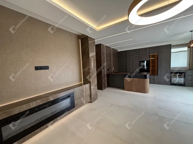 Eladó ház Győrújfalu 236 nm