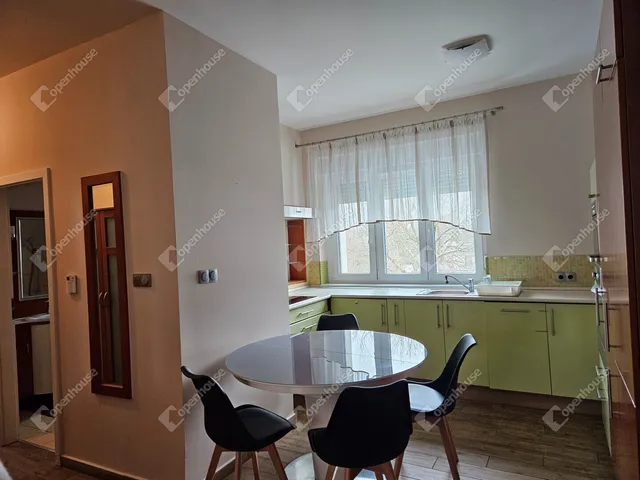 Kiadó lakás Győr, Révfalu 82 nm