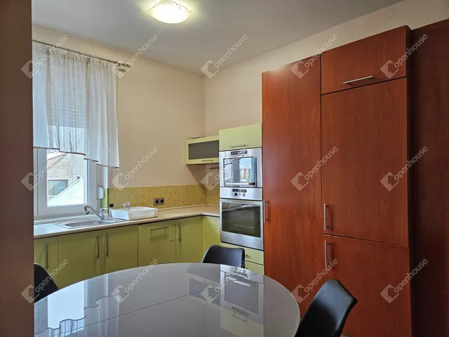 Kiadó lakás Győr, Révfalu 82 nm