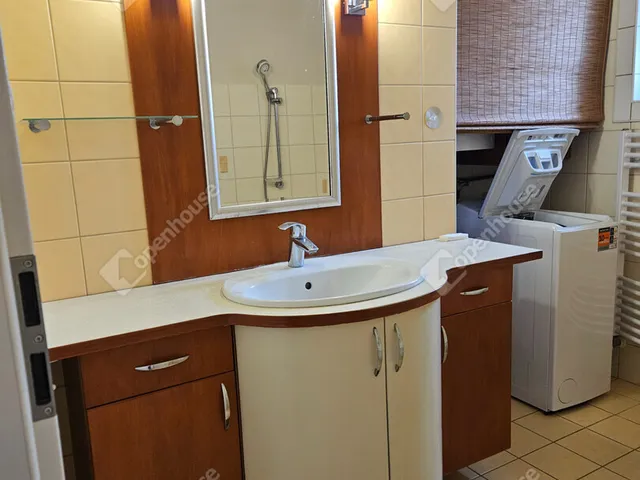 Kiadó lakás Győr, Révfalu 82 nm