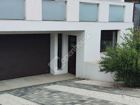 Eladó ház Győr, Győrszentiván 279 nm