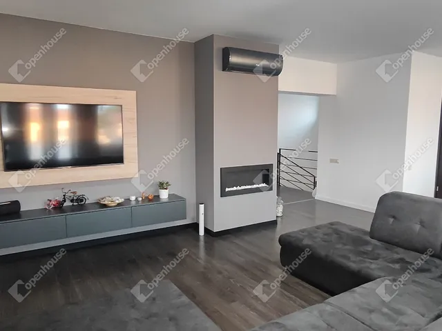 Eladó ház Győr, Győrszentiván 279 nm