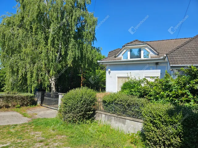 Eladó lakás Győrladamér 137 nm