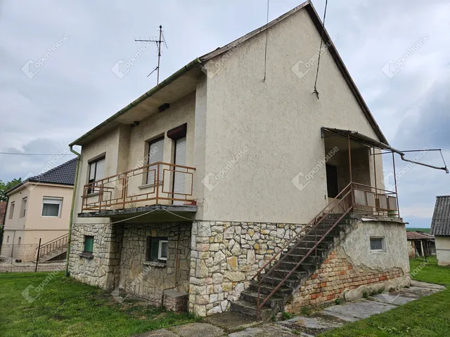 Eladó ház Veszprémvarsány 102 nm