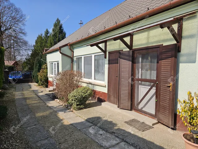 Eladó ház Tényő 82 nm