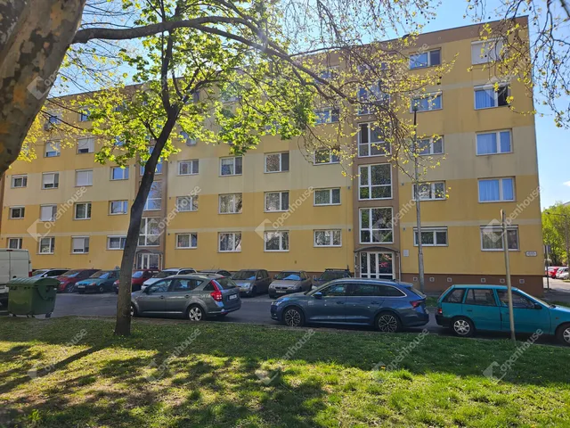 Eladó lakás Győr, Adyváros 53 nm