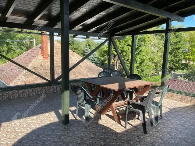 Eladó ház Mecsér 220 nm