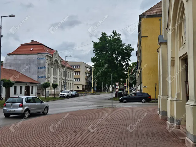 Eladó kereskedelmi és ipari ingatlan Győr, Sziget 22 nm