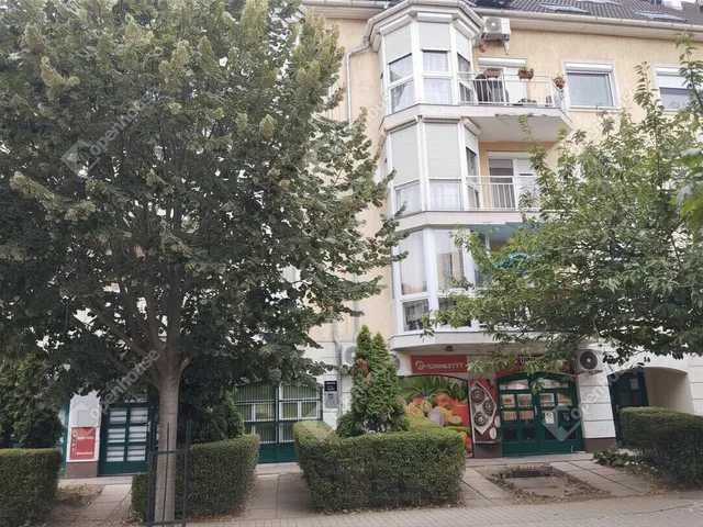 Eladó kereskedelmi és ipari ingatlan Győr, Nádorváros 59 nm
