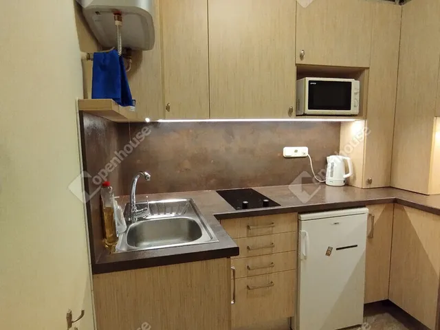 Eladó kereskedelmi és ipari ingatlan Győr, Nádorváros 59 nm