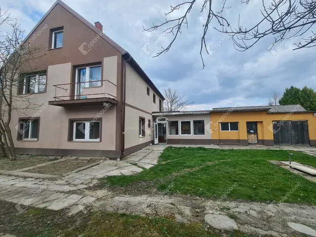 Eladó ház Dunaszeg 165 nm