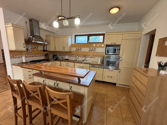 Eladó ház Győr, Kisbácsa 173 nm