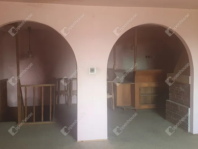 Eladó ház Abda 270 nm