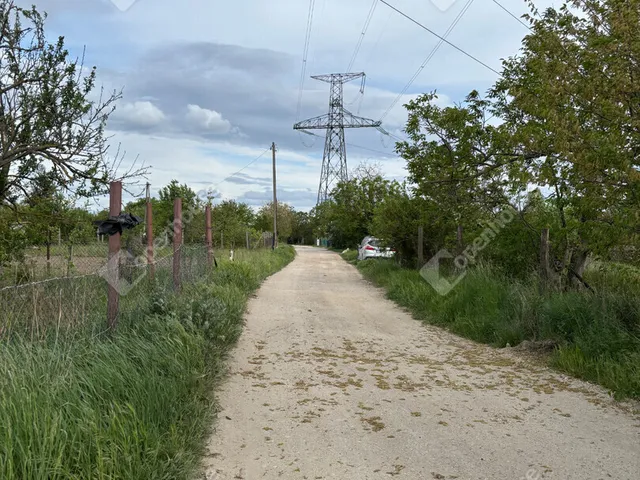 Eladó telek Győr 2813 nm