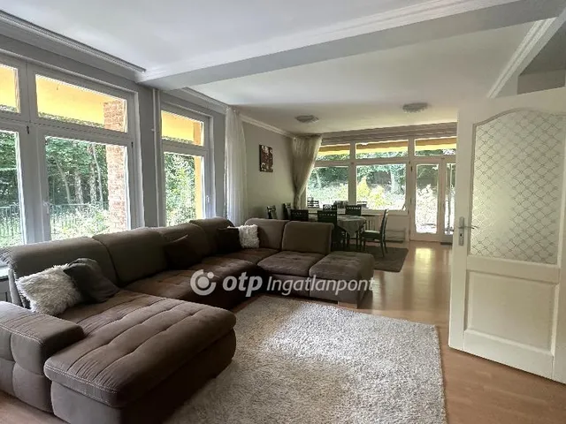 Kiadó ház Budapest XII. kerület, Istenhegy 174 nm