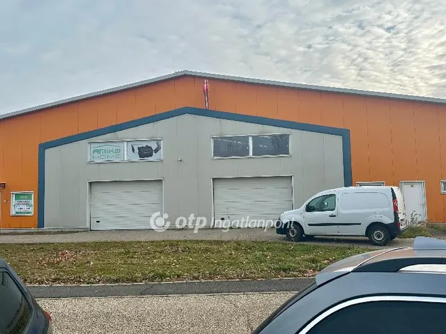 Eladó kereskedelmi és ipari ingatlan Nagytarcsa 158 nm
