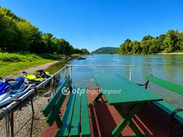 Eladó nyaraló Esztergom 220 nm
